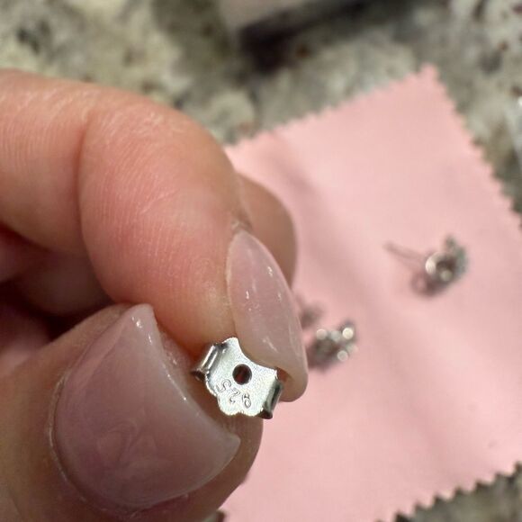 NEW 925 Sterling Silver Elegant Silver Knot Earrings - Picture 8 of 13